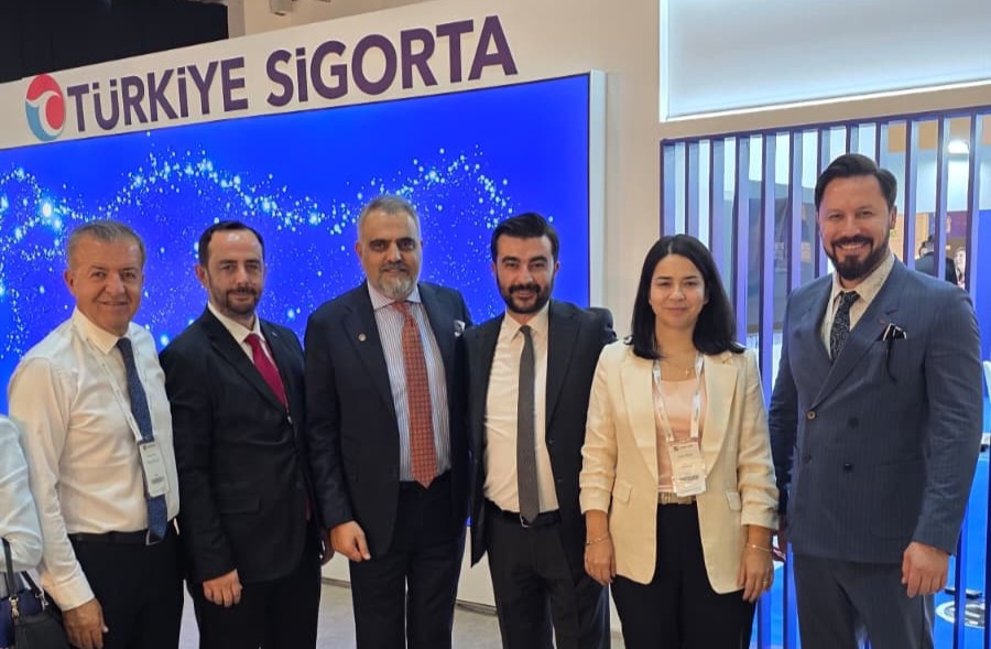 Mavi Group, a candidate for the ATSO Insurance Committee, held intensive meetings at the Insurance İzmir Fair