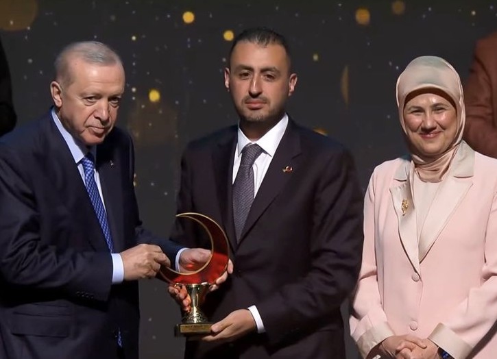 Türkiye Sigorta Receives the Public Institution Donor Award from the Turkish Red Crescent