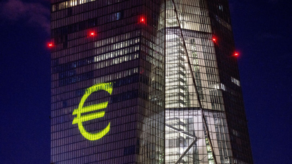 ECB Sees Opening to Elevate Euro’s Global Role Despite Reserve Stagnation